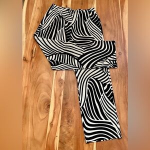 Chicos Travelers Size 2 (large) Black and White Zebra Print Pants